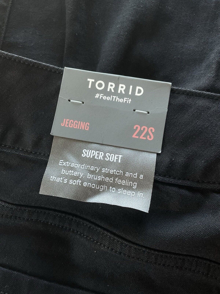 Torrid Mid-Rise Black Ripped Jegging Size 22 SHORT