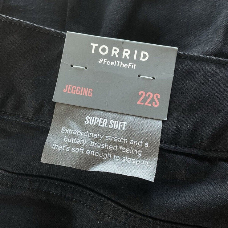 Torrid Mid-Rise Black Ripped Jegging Size 22 SHORT