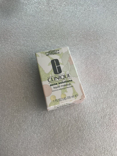 Clinique Acne Solutions Liquid Makeup WN114 Golden